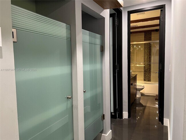 Building Photo - 9331 NW 48th Doral Terrace