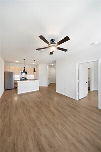 Building Photo - 17000 Bissonnet St