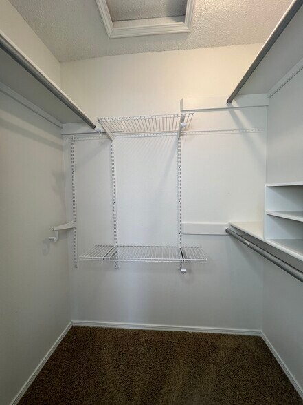 Building Photo - 14101 Cherry Hill Dr