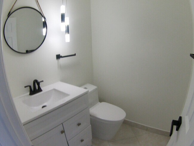 Building Photo - 319 Normandy G