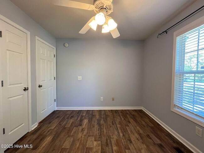 Building Photo - 205 Woodgreen Ln