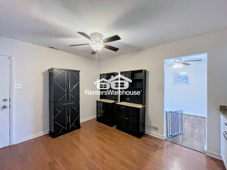 Building Photo - 5801 Townley Ave