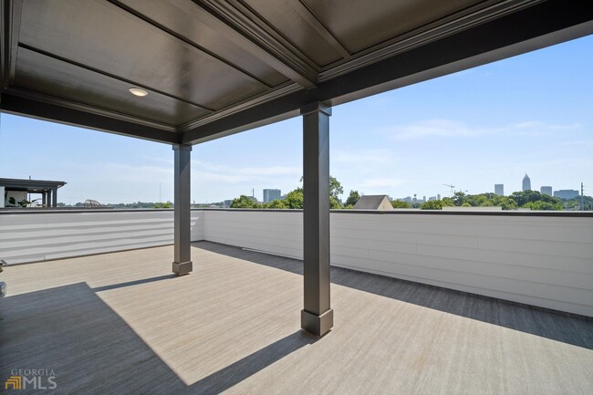 Building Photo - 1034 Robert Smalls Way