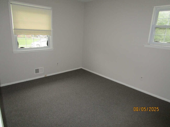 Building Photo - 36 Andover Rd