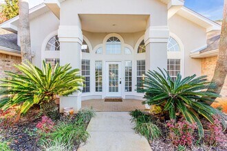 Building Photo - Bluewater Bay Area 4 Bedroom Pool Home!