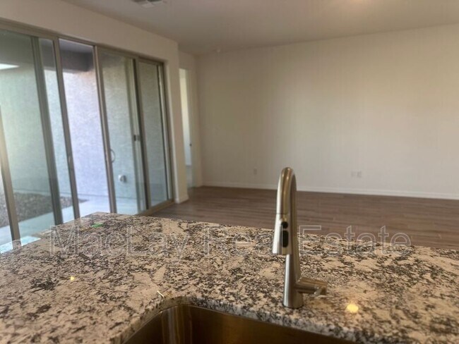 Building Photo - 6123 S Oxley