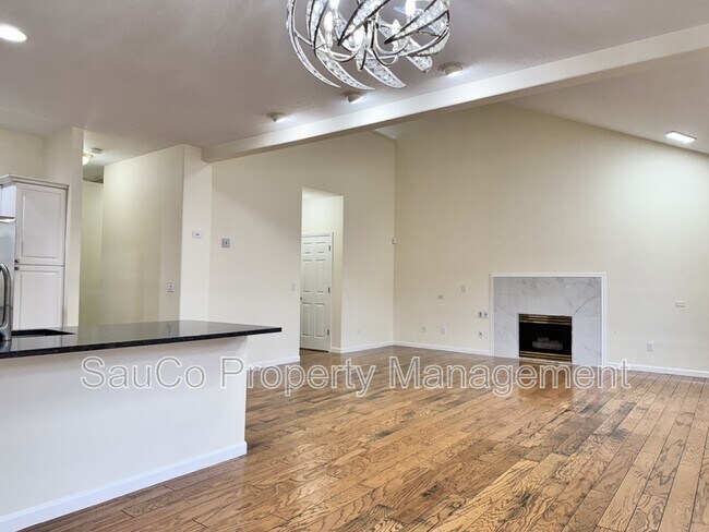 Building Photo - 255 NE 74th Ave