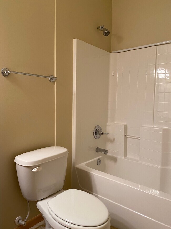 Full Bath and Shower - 3251 Louisiana Ave S