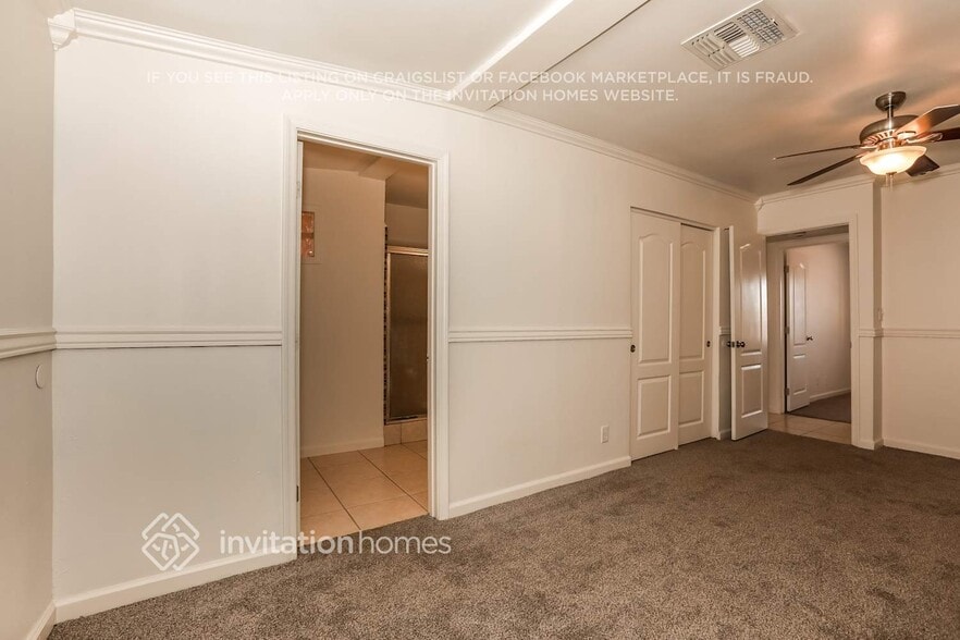 Building Photo - 907 N Wedgewood Dr