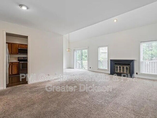 Building Photo - 717 Barlin Ct