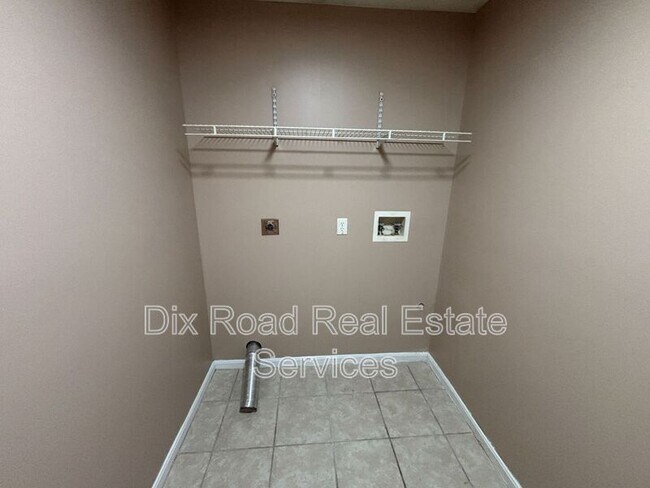 Building Photo - 954 Hathaway Dr