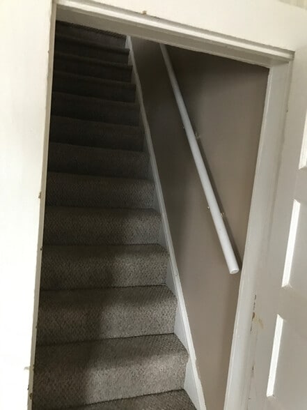 Building Photo - 130 Mooney St