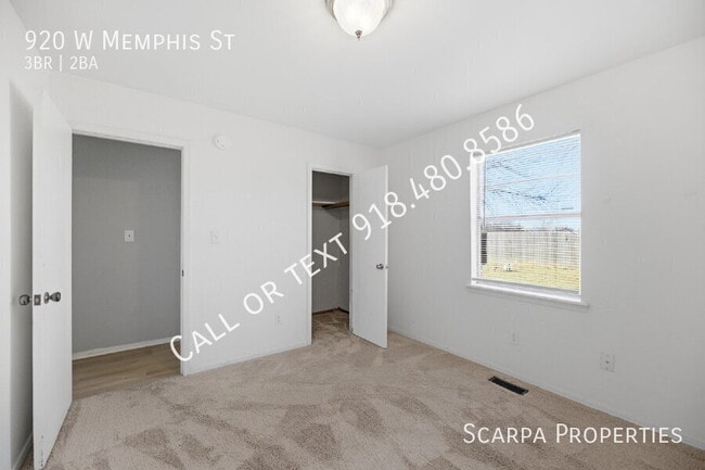 Building Photo - 920 W Memphis St