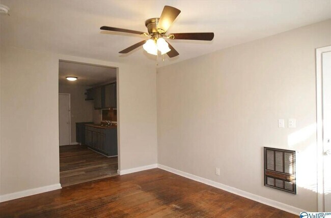 Building Photo - 2908 Hart Dr NW
