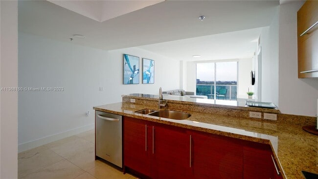 Building Photo - 2641 N Flamingo Rd