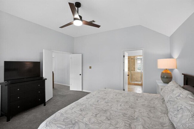 Building Photo - 8113 Willet Trail