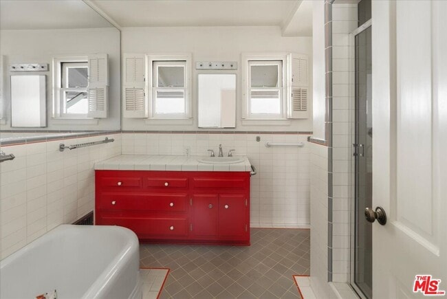 Building Photo - 146 N Gunston Dr
