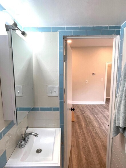 Building Photo - 26 Kenwood St