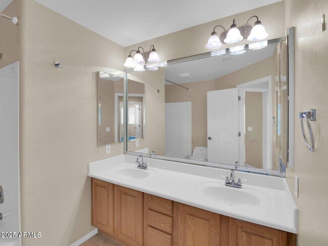 Building Photo - 11239 E Oberlin Way