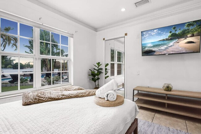 Building Photo - 19720 NE 26th Ave