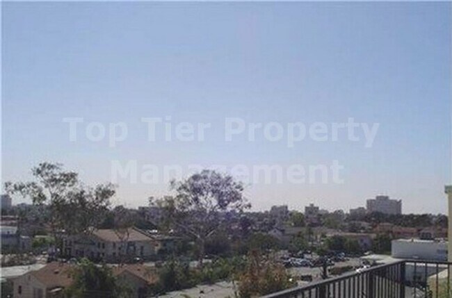 Building Photo - ***Beautiful 2 bed/2 bath Condo in the Hea...