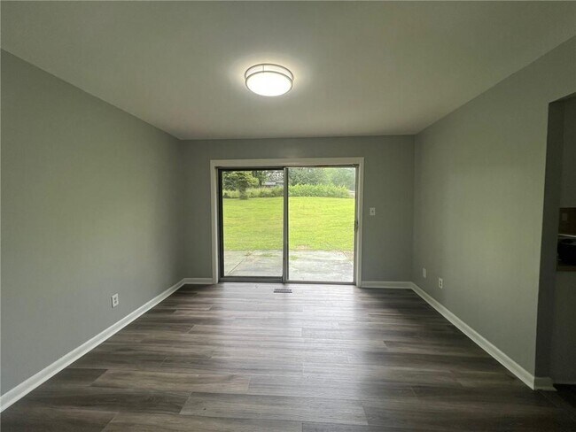 Building Photo - 1128 Lanier Dr