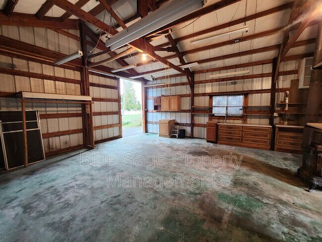 Building Photo - 241 Evans Rd