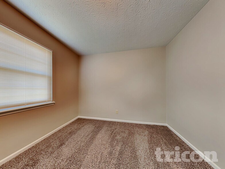 Building Photo - 1224 Stradford Ct