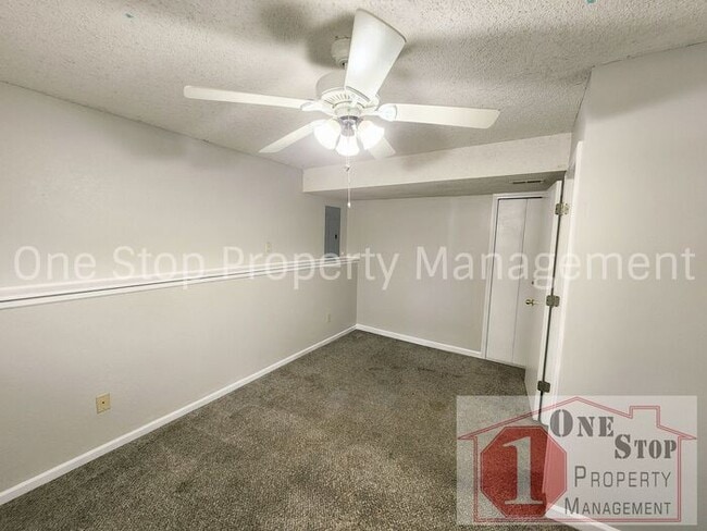 Building Photo - Gorgeous 3 Bedroom, 2 Bathroom, 2 Car Gara...