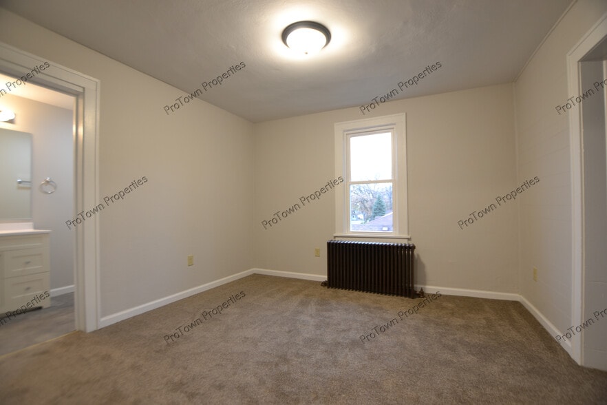 Building Photo - 333 Hughes Ave