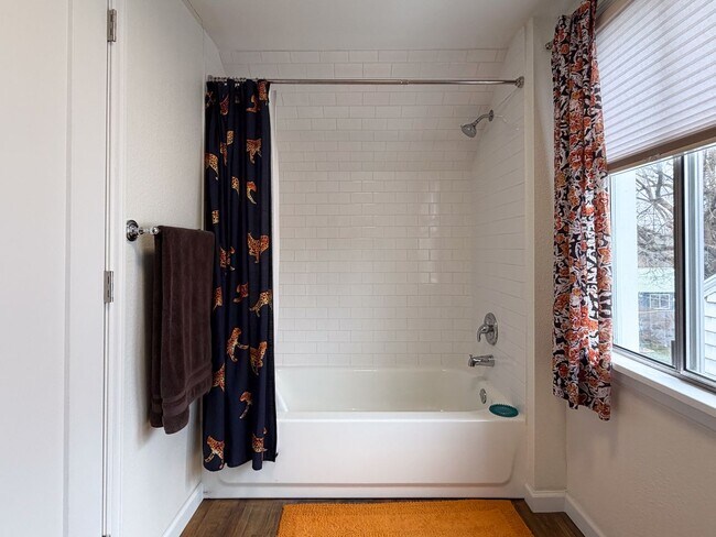 Building Photo - Spacious 2-Bedroom, 3-Bath Home in Spokane with Modern Comforts