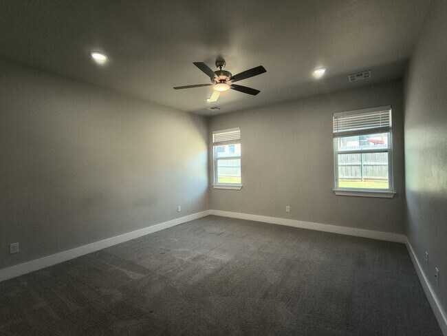 Building Photo - 6259 NW 178th Cir