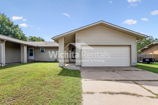 Primary Photo - 2339 N Rutland Ct