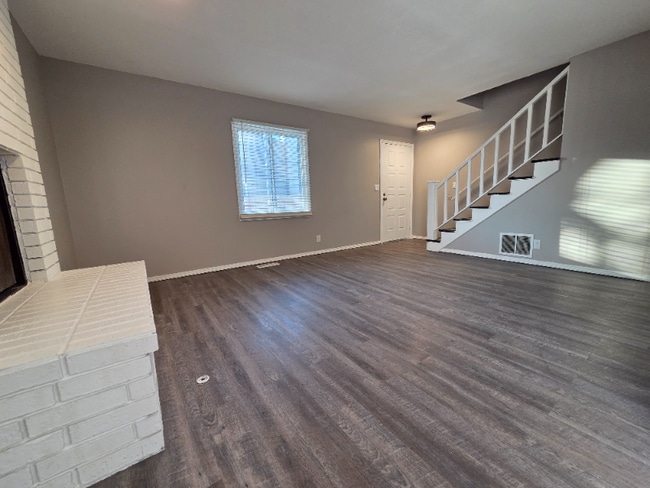 Building Photo - 9111 W Westlawn St