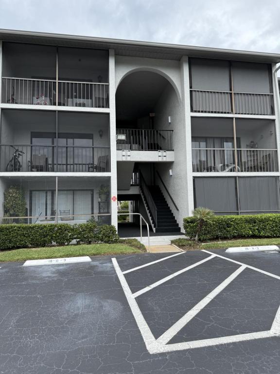 Building Photo - 1627 S Pine Ridge Cir