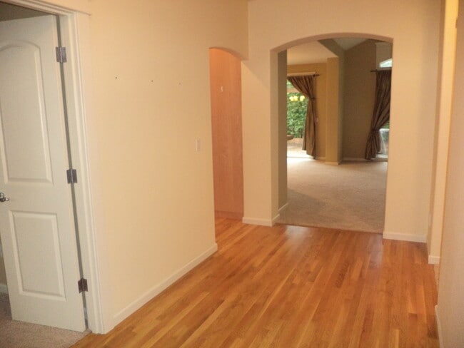 Building Photo - Ranch Home w/ Oversized Double Garage & Landscaping Included!