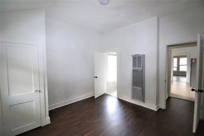 Building Photo - 1517 Bonnie Brae St