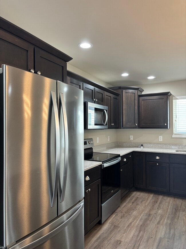Building Photo - 620 Sugar Maple Ln