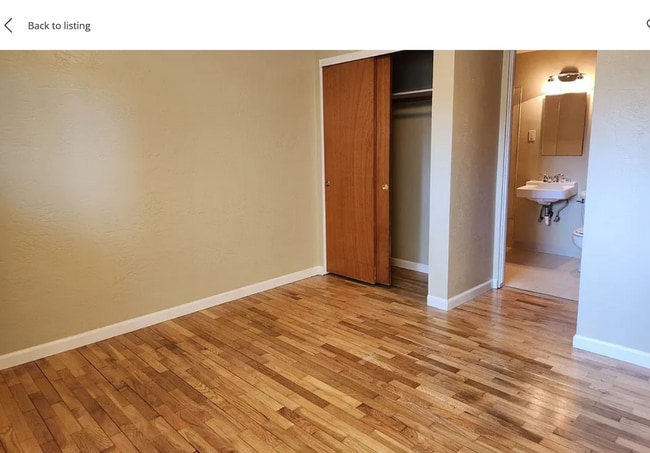 Building Photo - 2950wi