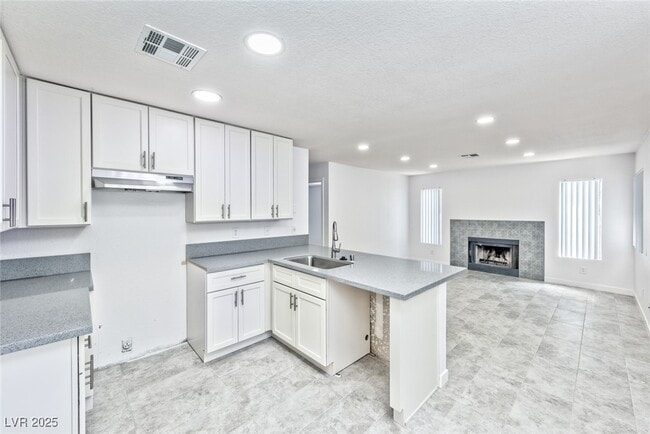 Building Photo - 1870 Nebula Dr