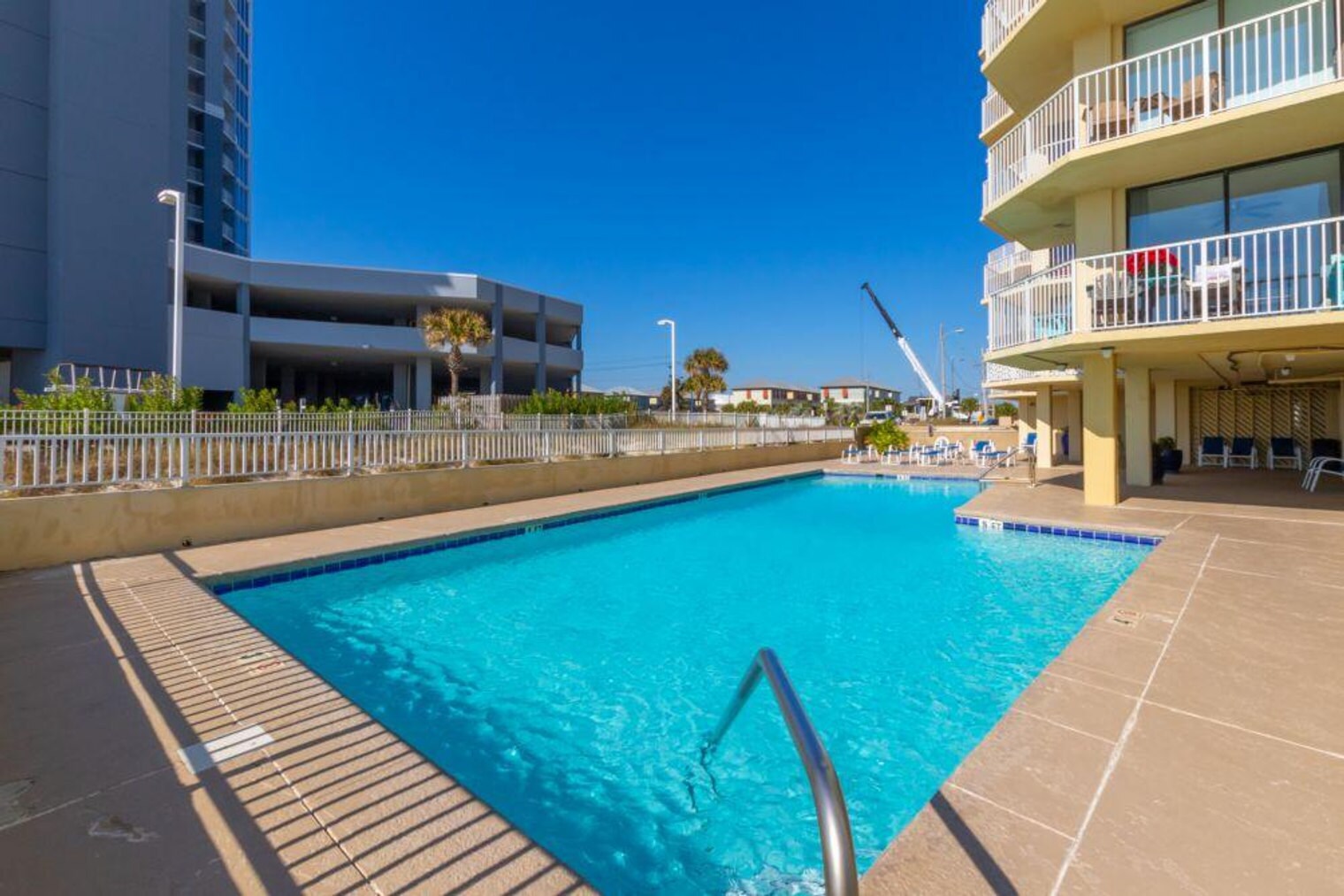 Building Photo - 505 E Beach Blvd