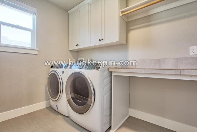 Building Photo - 4 Bed, 3 Bath Home in Walnut Grove Near An...