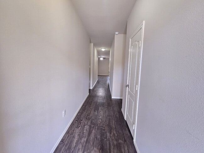 Building Photo - 322 Ambrose Avenue