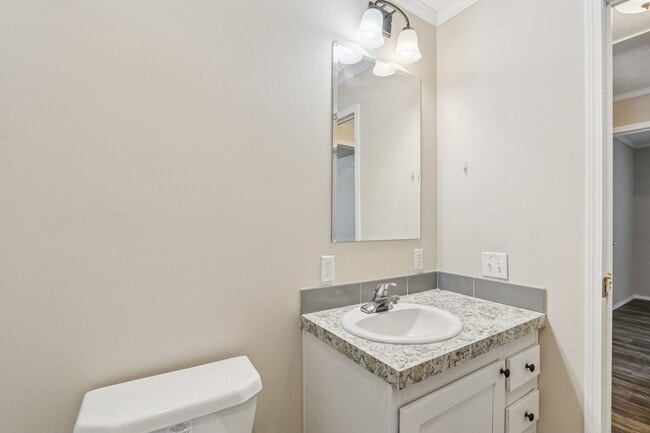 Building Photo - 4704 47th Ave