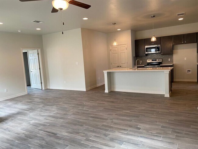 Building Photo - 525 CR 306