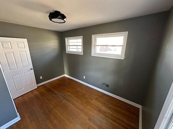 Building Photo - 105 Meadowview Dr