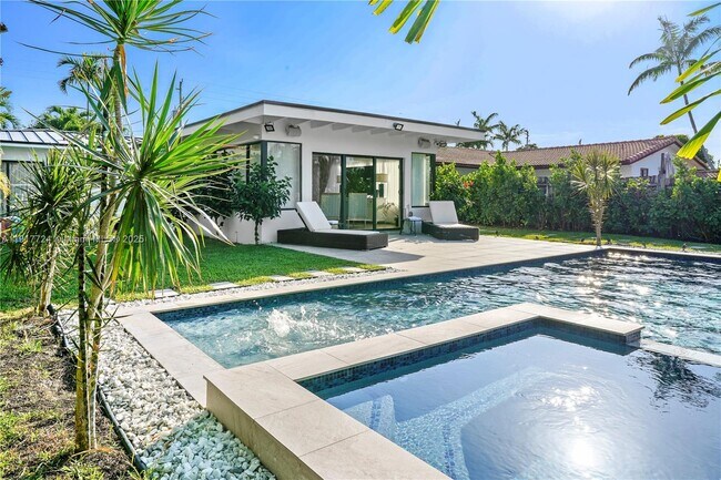 Primary Photo - 1625 Daytonia Rd