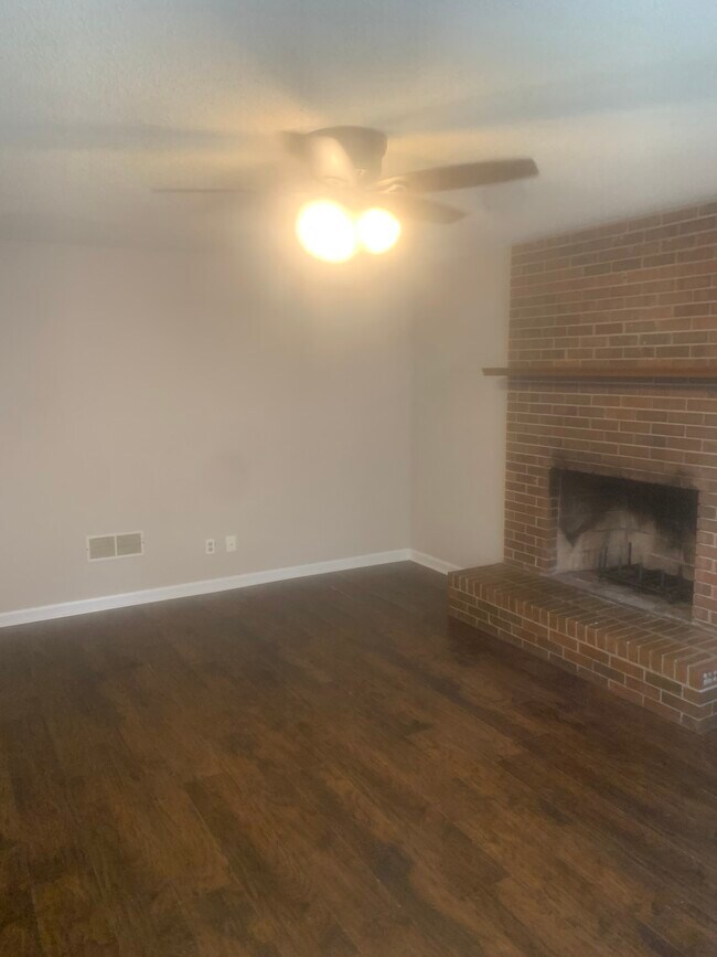 Building Photo - 5016 Merlin Dr