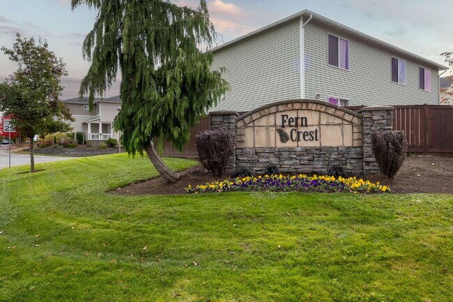 Building Photo - ** NO SHOWINGS, WE ALREADY HAVE AN APPLICA...