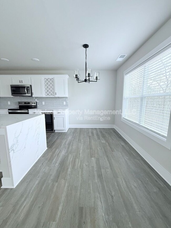 Building Photo - 6560 Bonanza Trail